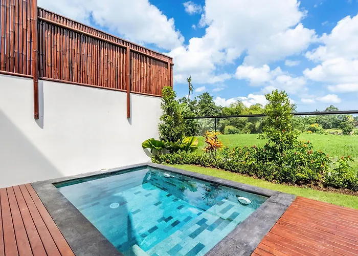 Hotel Six Stars With Private Pools In Canggu 5*