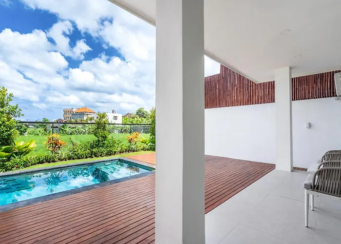 Hotel Six Stars With Private Pools In Canggu 5*