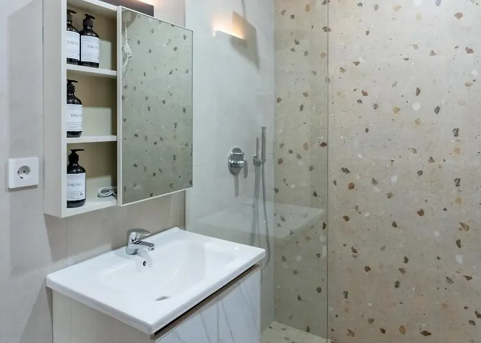 Six Stars With Private Pools In Canggu Hotel
