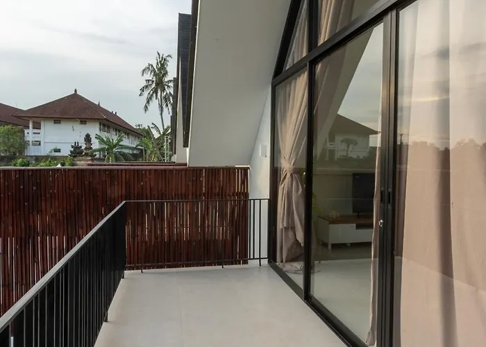 Hotel Six Stars With Private Pools In Canggu 5*