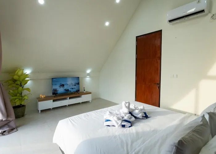 Hotel Six Stars With Private Pools In Canggu 5*