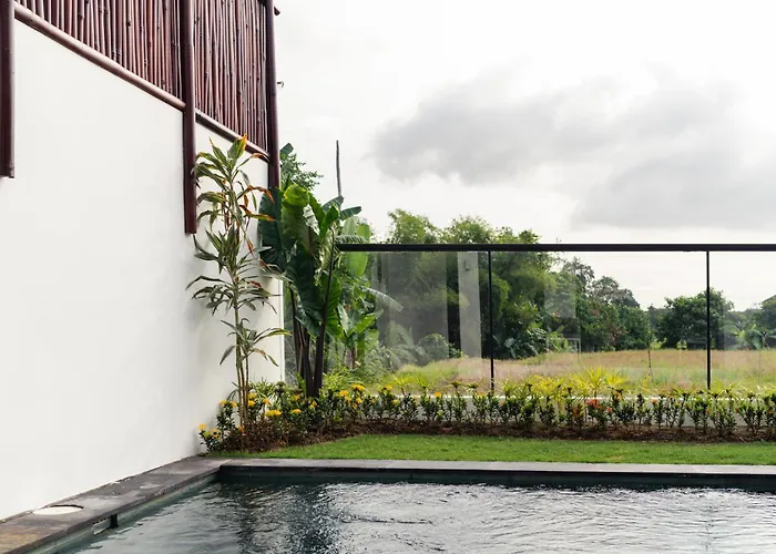 Hotel Six Stars With Private Pools In Canggu 5*